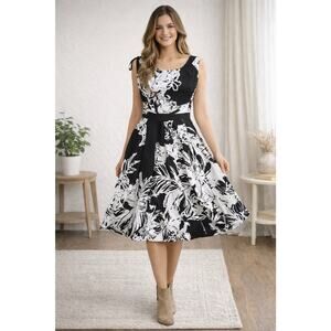 White House Black Market Black And White Floral Pleaded Fit And Flare Dress S 6